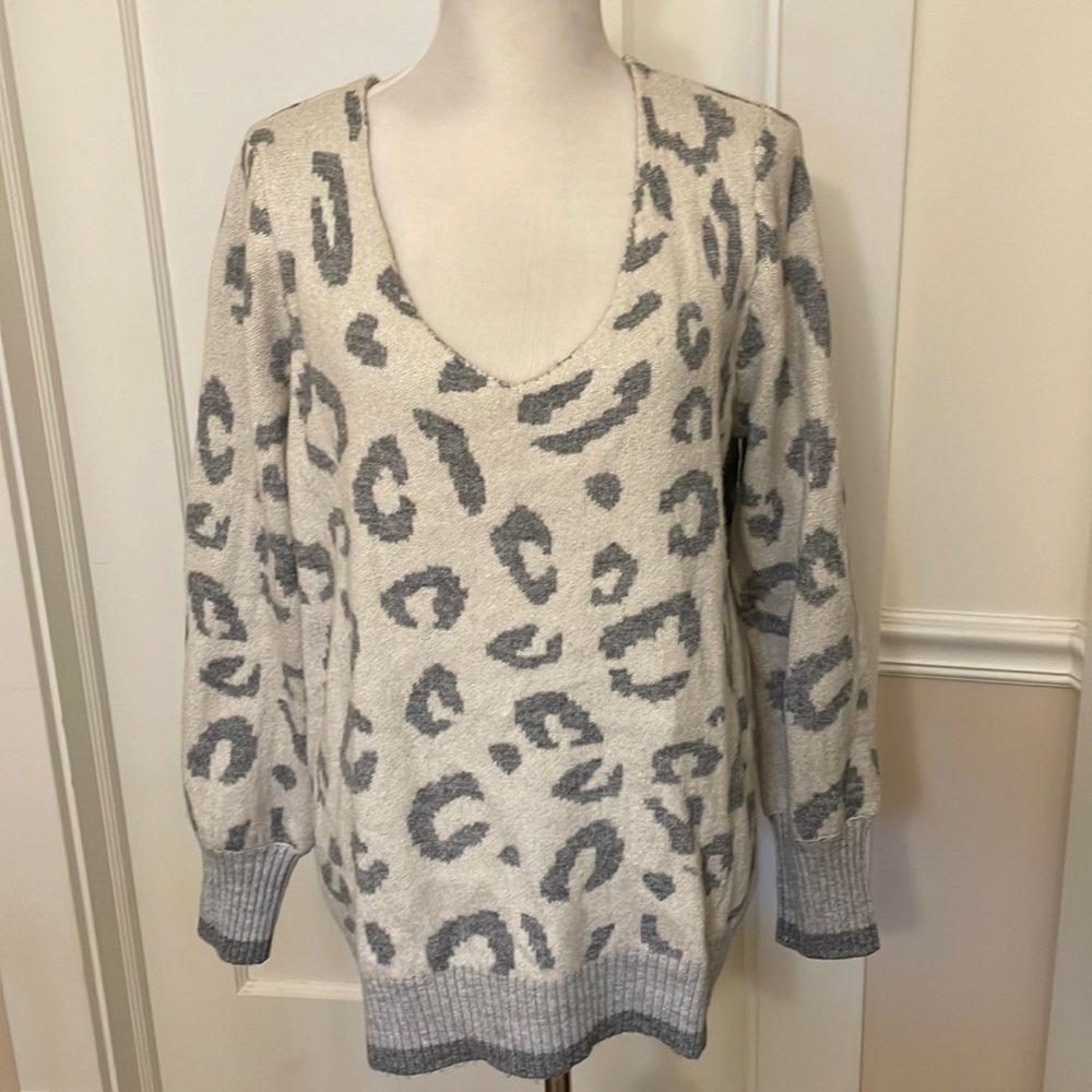 Like New animal print sweater